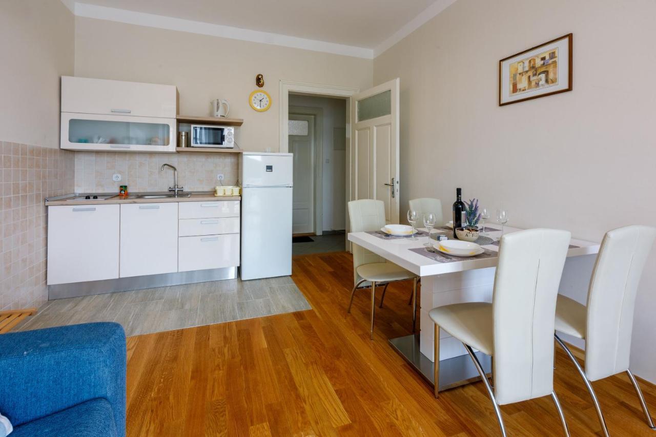 Apartment Laura Crikvenica Eksteriør billede